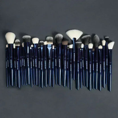 ARTIST EYE LINER BRUSH - KRYOLAN SERVICES