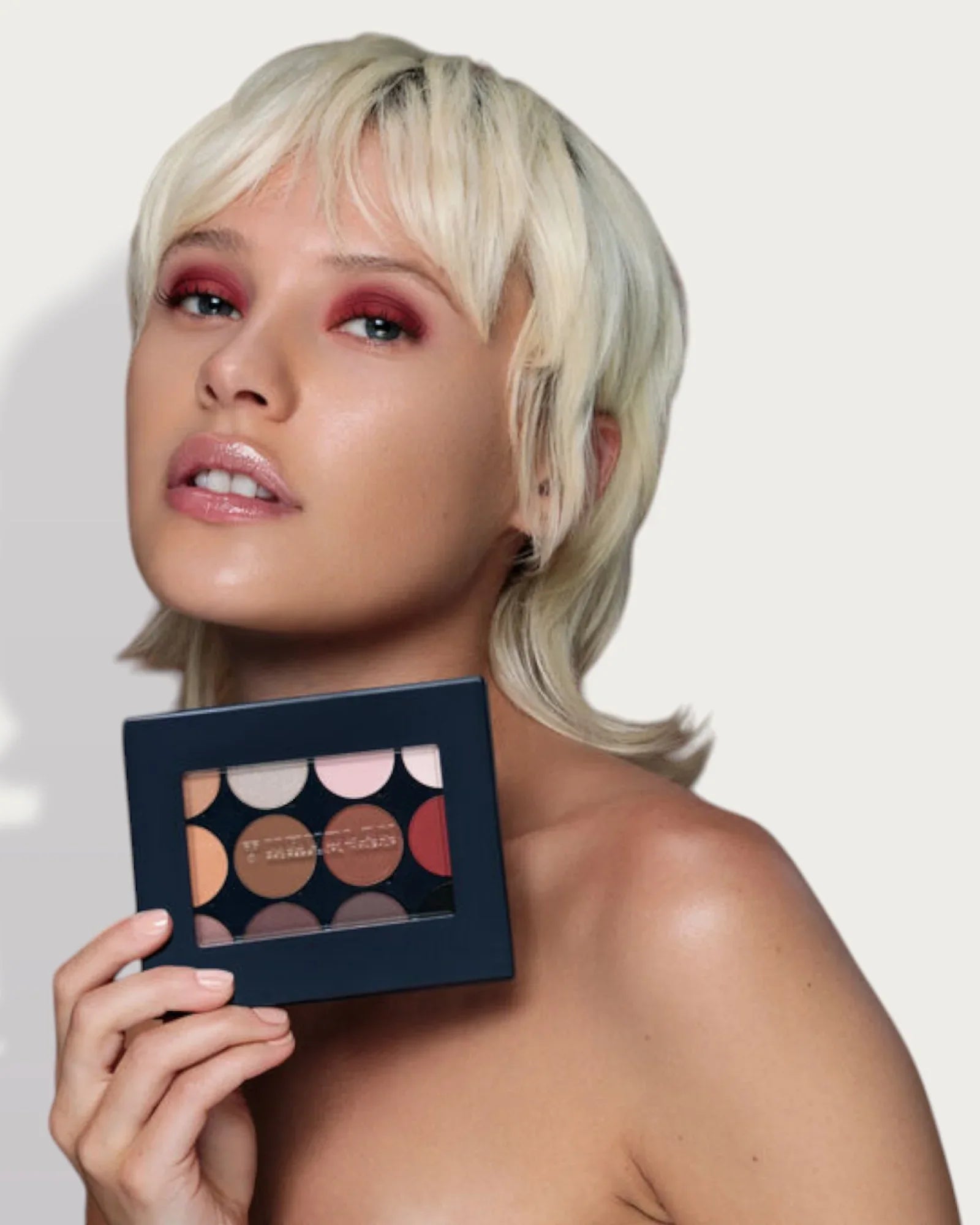 VELVET VISION EYE SHADOW PALETTE - KRYOLAN SERVICES