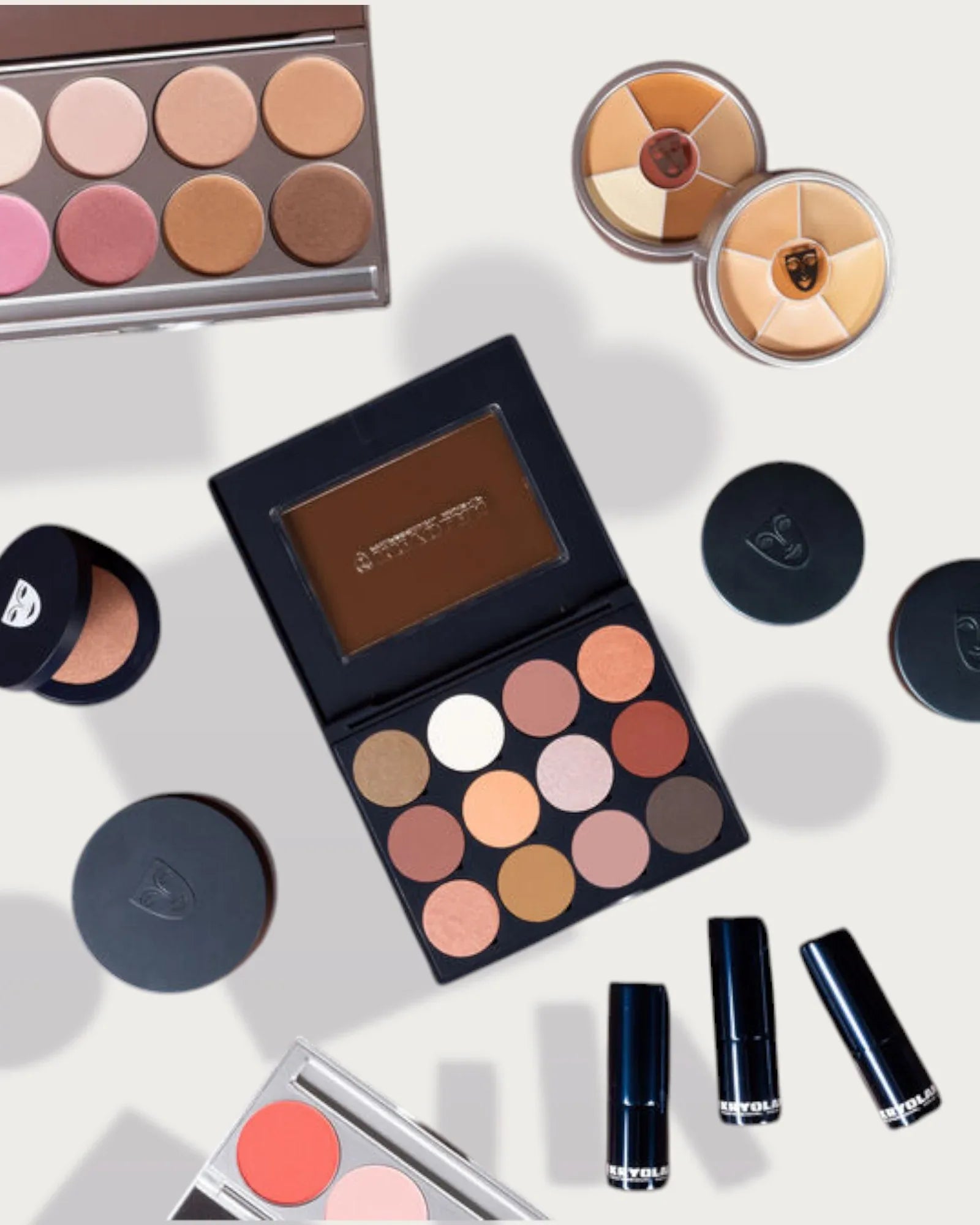 VELVET VISION EYE SHADOW PALETTE - KRYOLAN SERVICES
